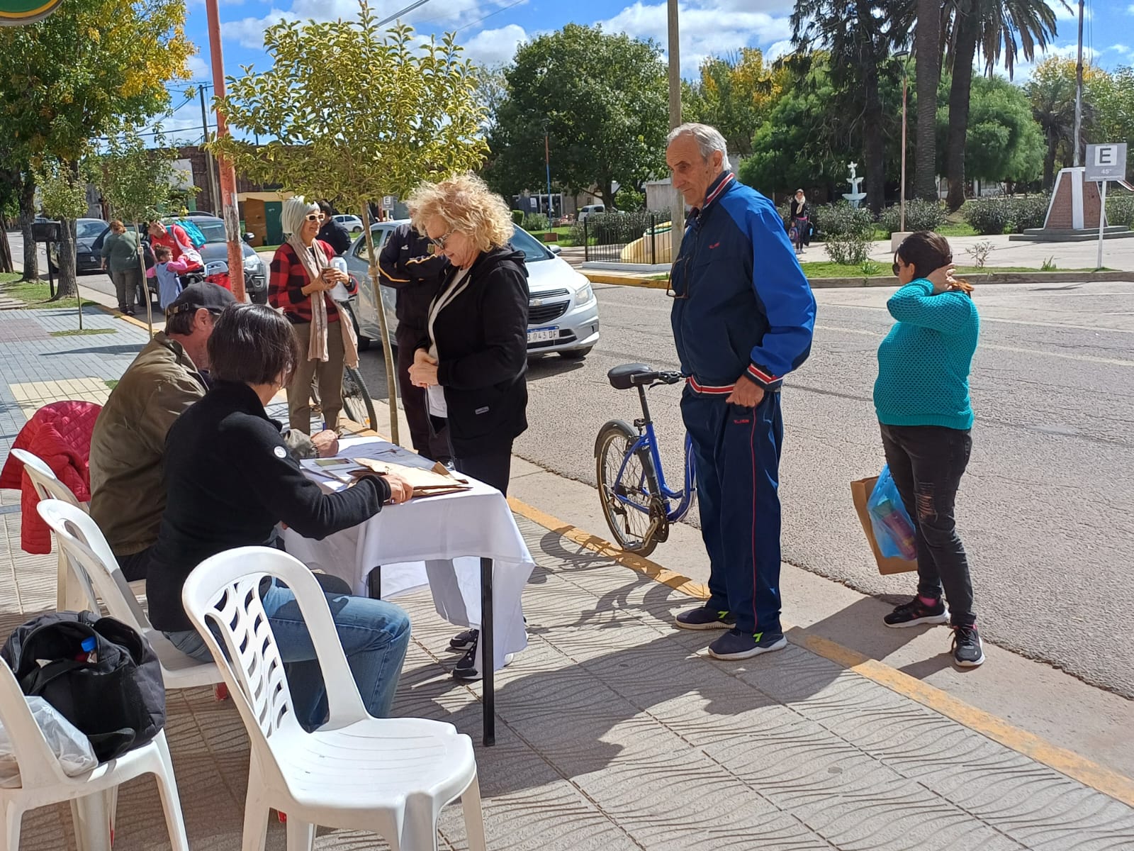 Avanza la entrega de semillas de estación en las localidades