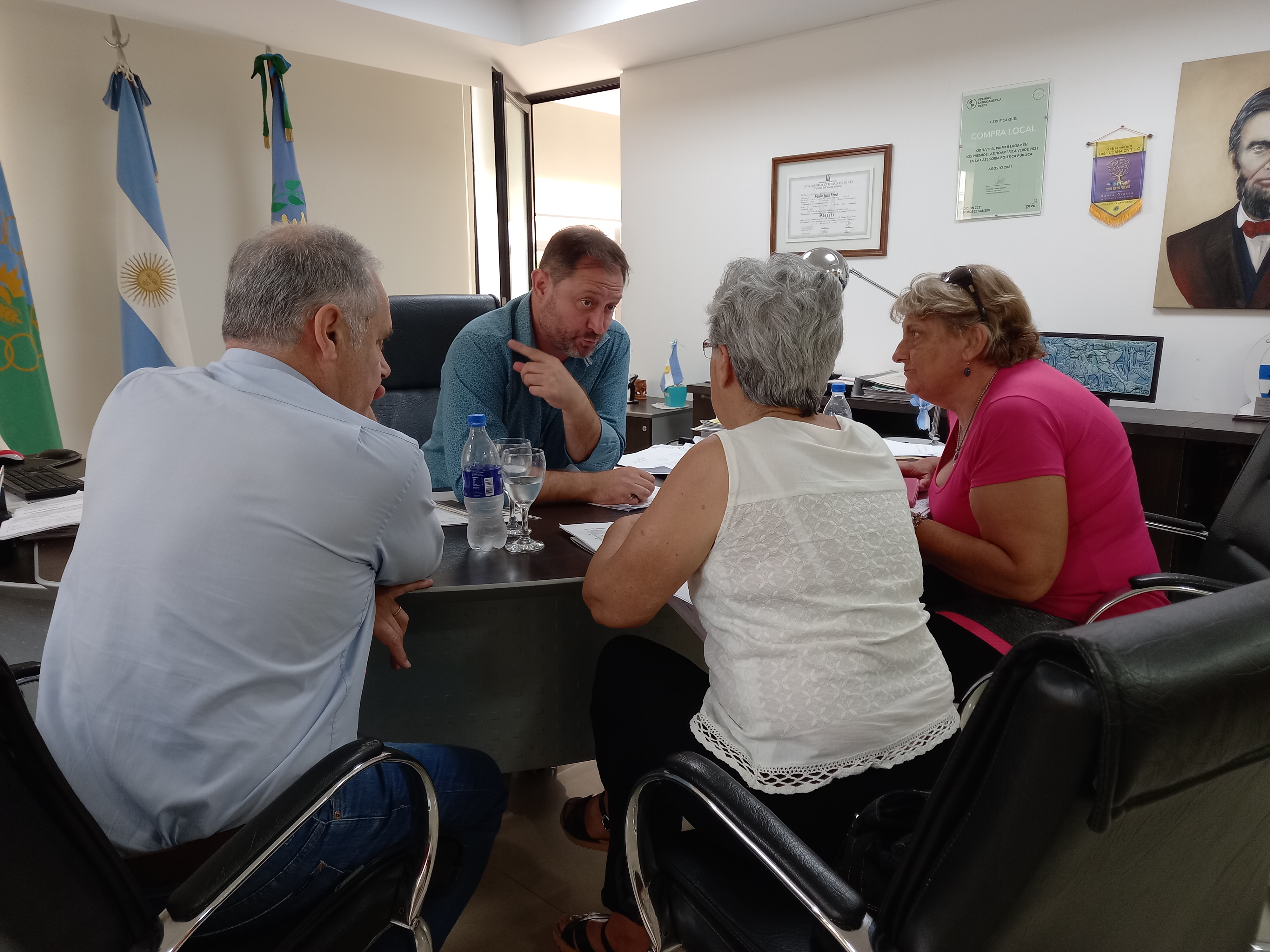 Jubilados municipales podrán solicitar la tarjeta “Comprá Local”