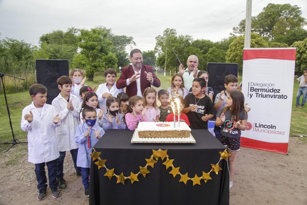Con gran baile popular, Triunvirato celebró un nuevo aniversario de su fundación