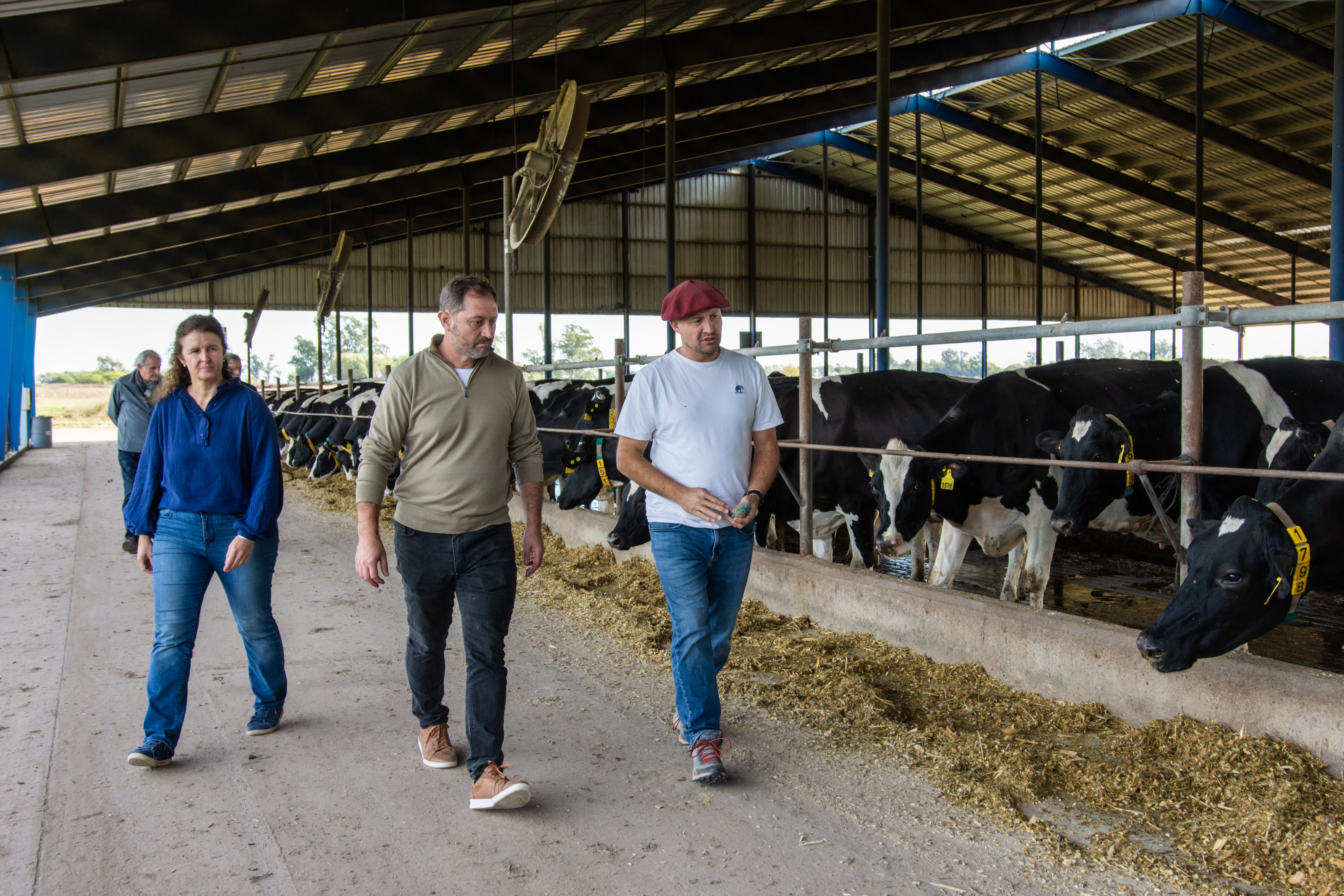 Tambos robotizados en Arenaza: “El camino es con más inversión y la transformación del agro para producir más y mejores alimentos”