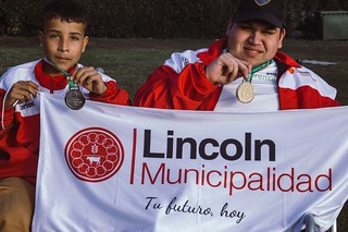 Siguen las alegrías, Lincoln se baña de oro y plata