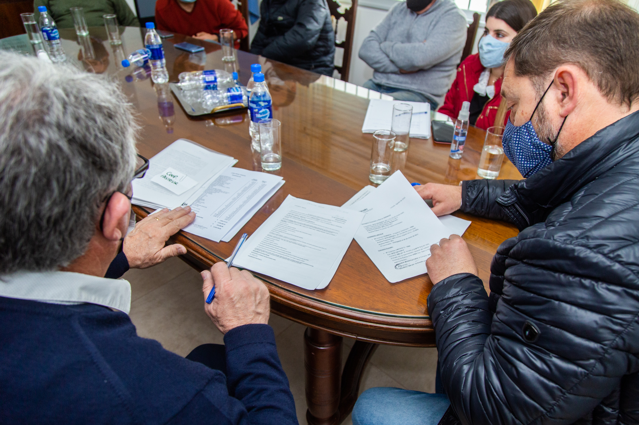 Reunión con la Cooperativa Eléctrica para avanzar con obras de pavimento y alumbrado v