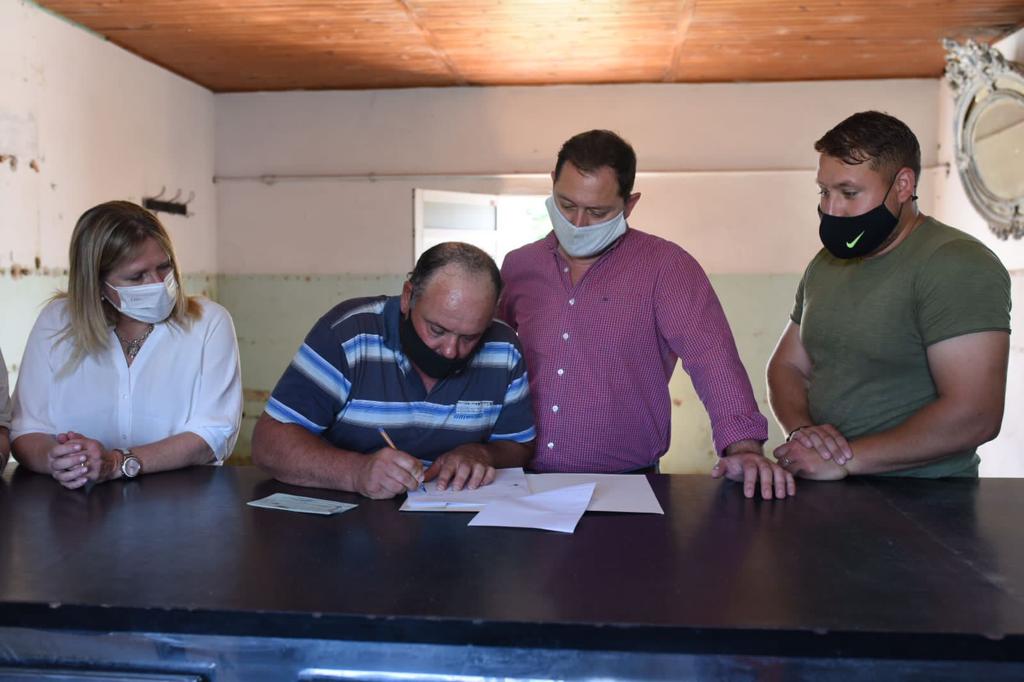 Serenal visitó Bayauca, y entregó subsidio al Club Atlético