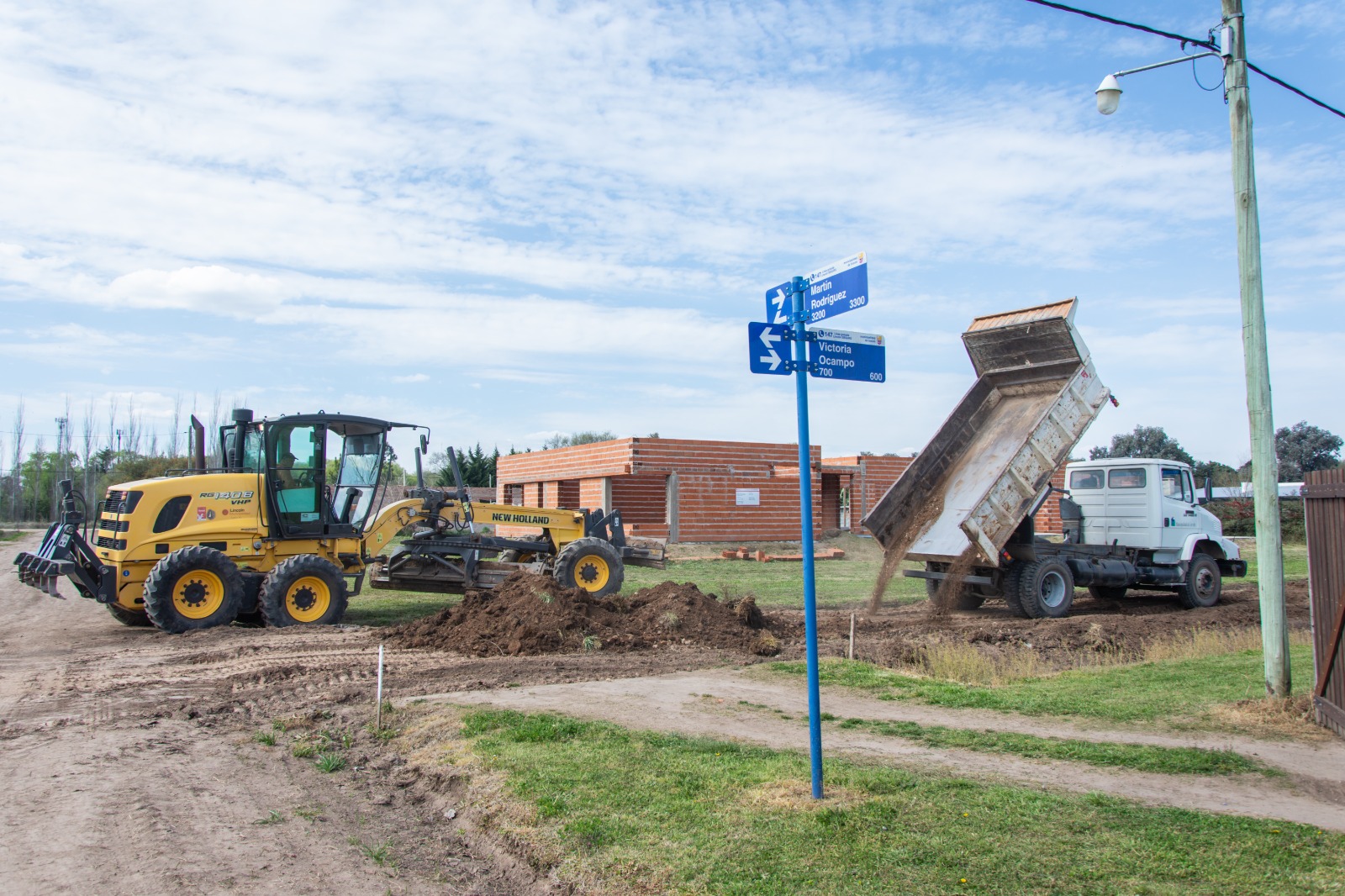Municipio y vecinos coordinan mejoras calles del barrio “Chacras del oeste”