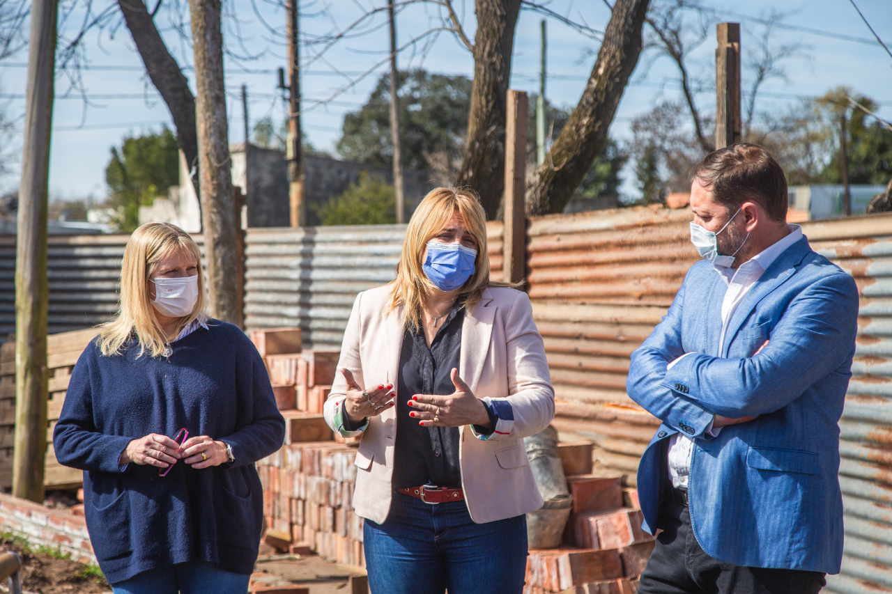 Serenal recorrió obras y compartió agenda de trabajo con Érica Revilla, intendenta de Arenales