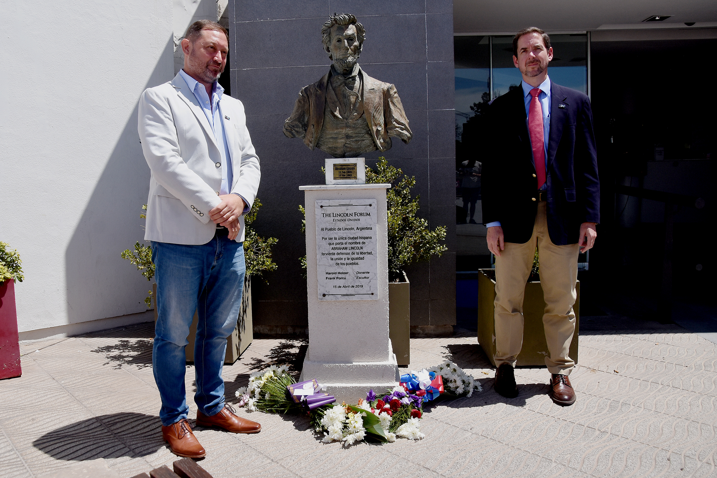 Rindieron homenaje a Abraham Lincoln en el 214° aniversario de su natalicio