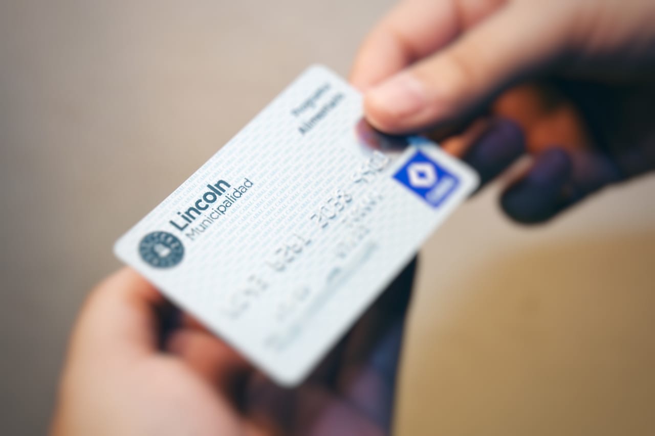 Comenzó la entrega de las tarjetas del Programa Alimentario