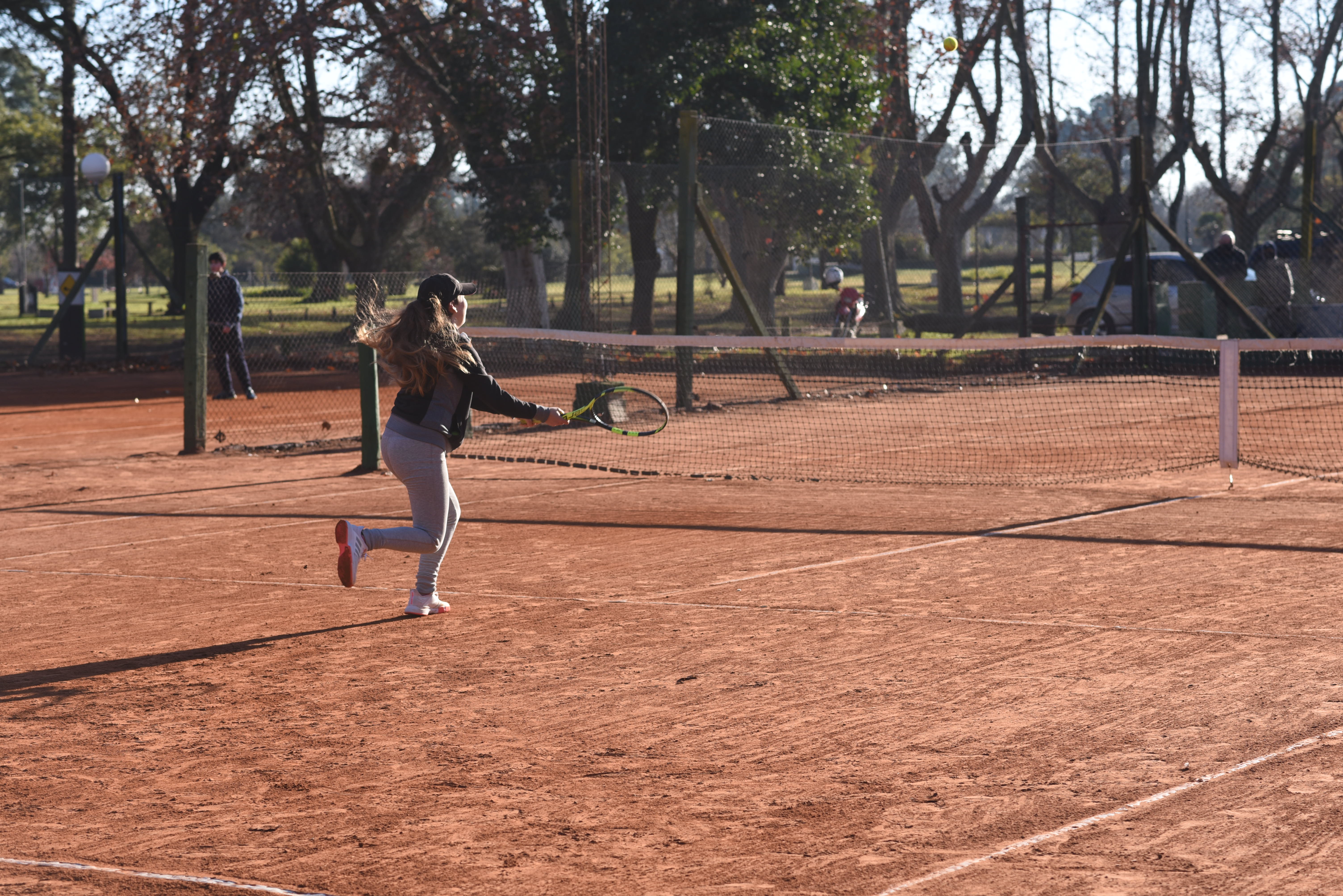 En el tenis de “El Parque” comenzó la etapa local de los Juegos Bonaerenses