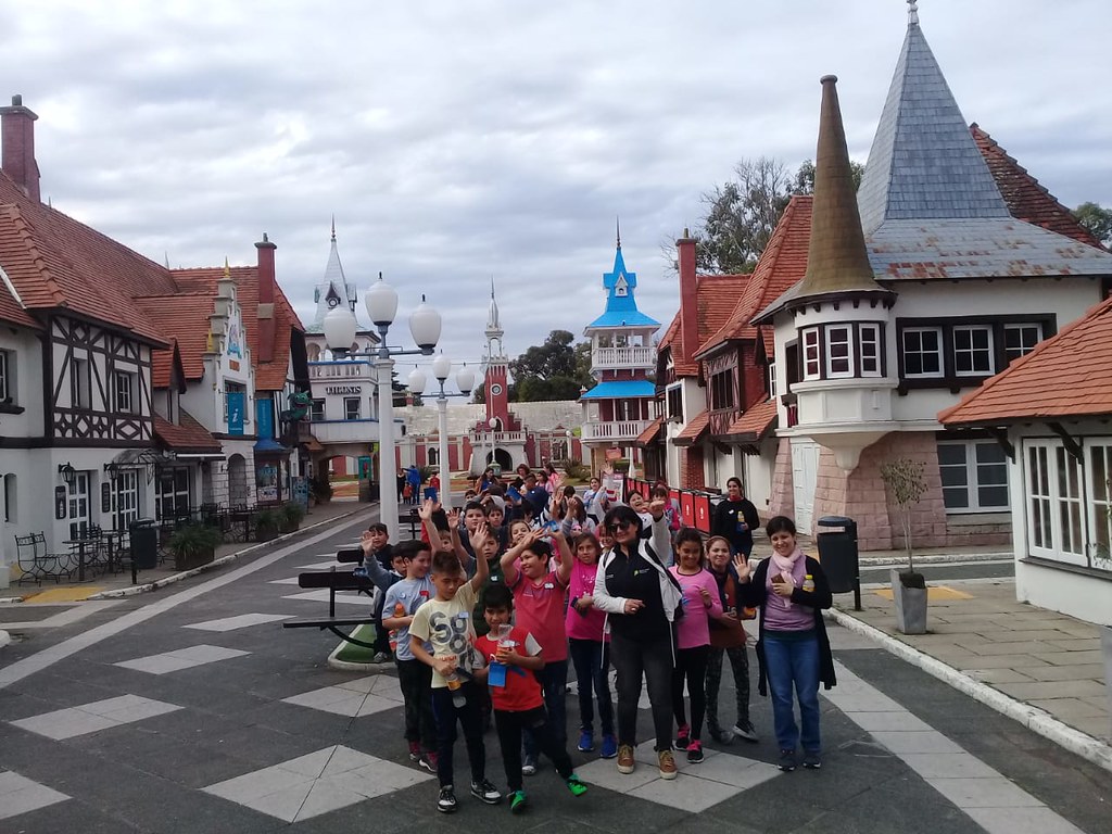 Los chicos de las bibliotecas barriales visitaron la ciudad de La Plata