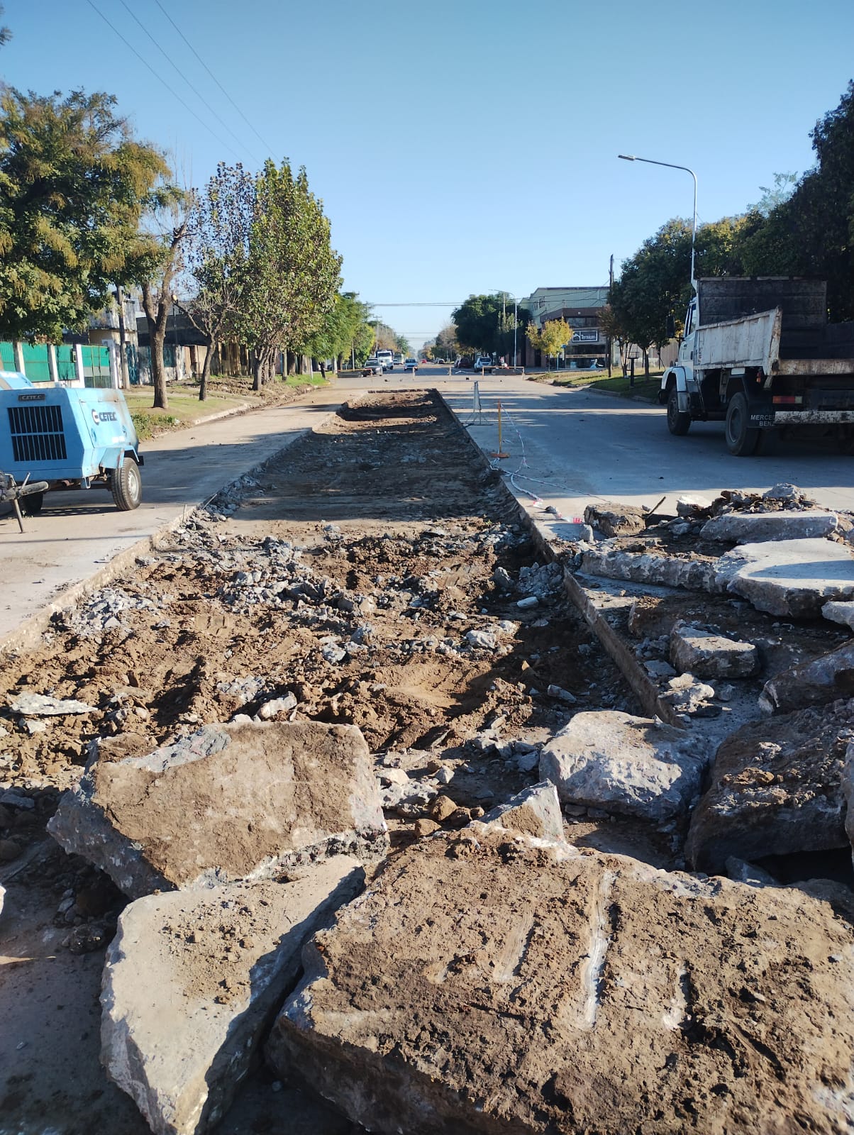 Continúan los trabajos sobre Avenida Maipú