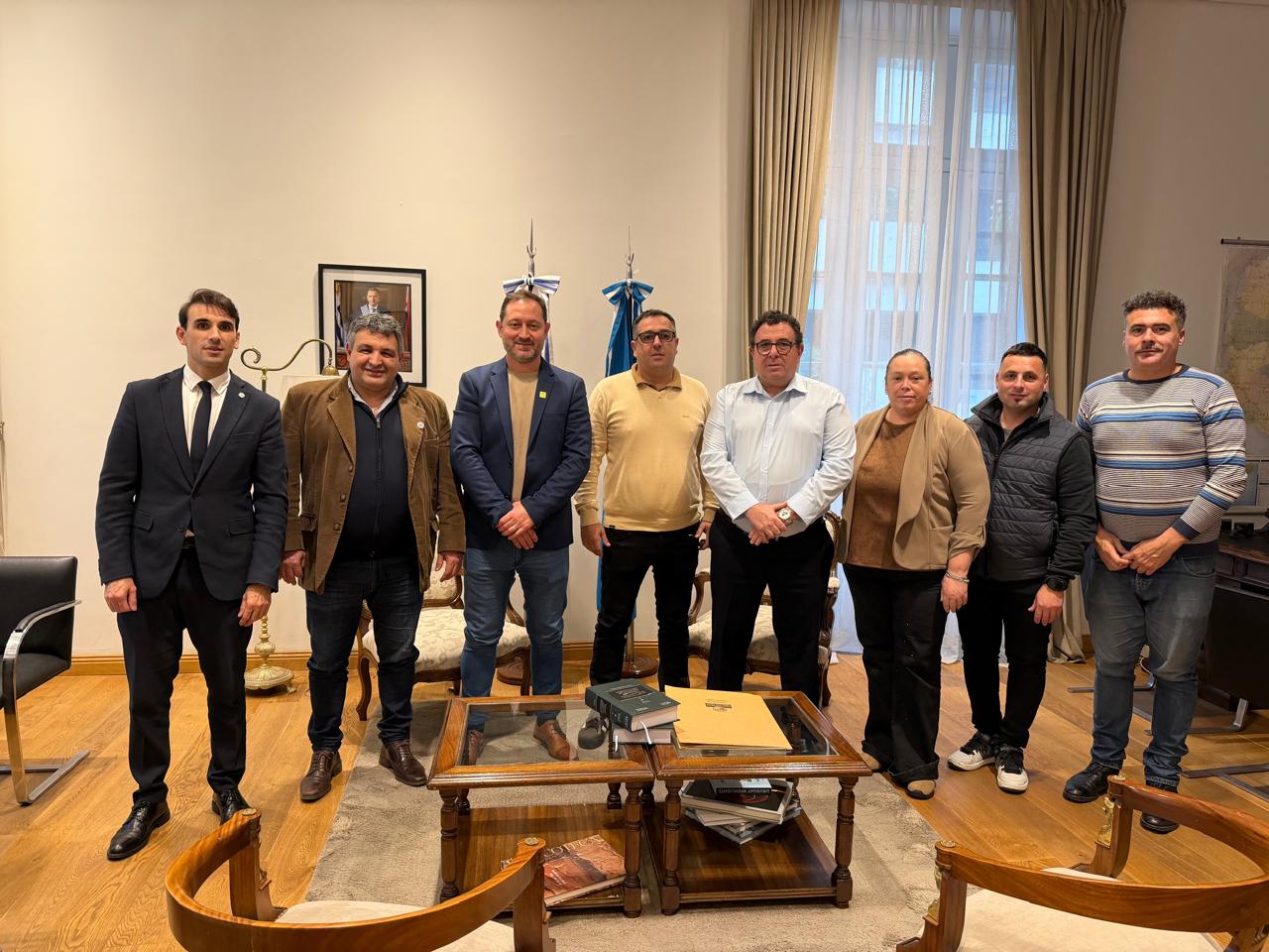 Reuniones en las embajadas de Brasil y Uruguay para acercar inversores para reactivar la planta de Arenaza