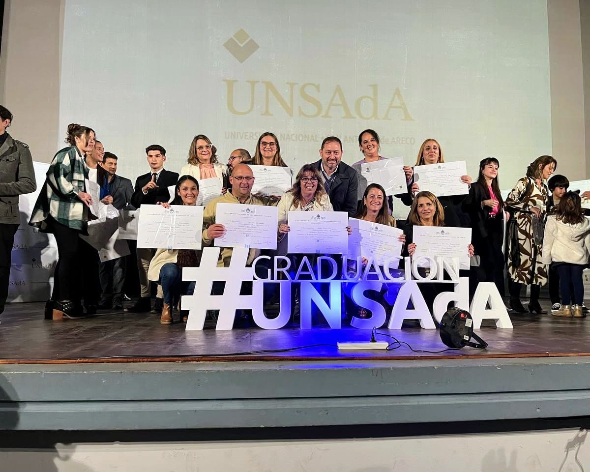 Estudiantes de la Licenciatura en Gestión Educativa recibieron su Diploma en UNSAdA