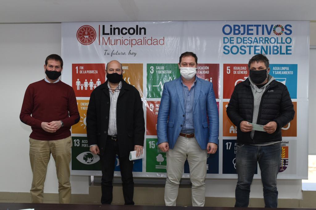 Bomberos Voluntarios de las localidades recibieron fondos por su colaboración