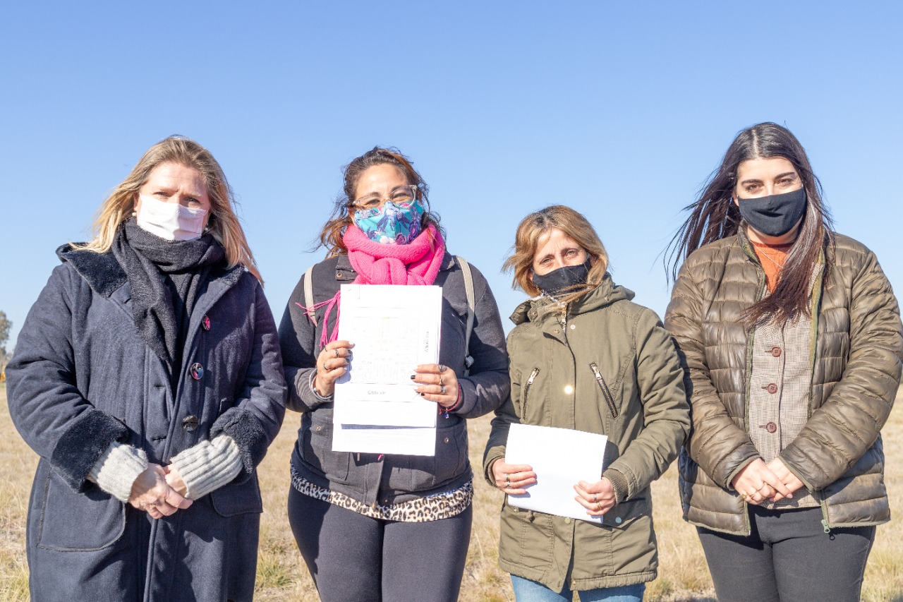 Beneficiarios de los 70 lotes tomaron posesión de su propiedad