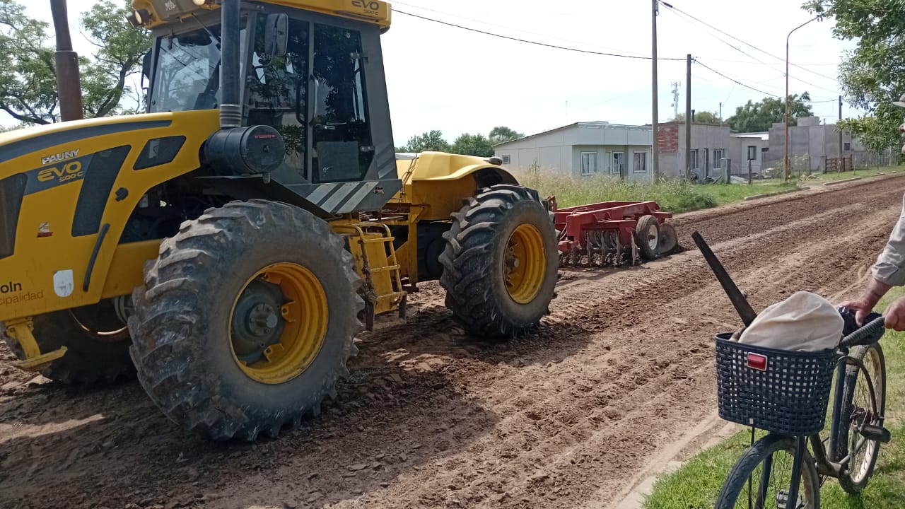 Se realizan trabajos de estabilizado de calles en Arenaza