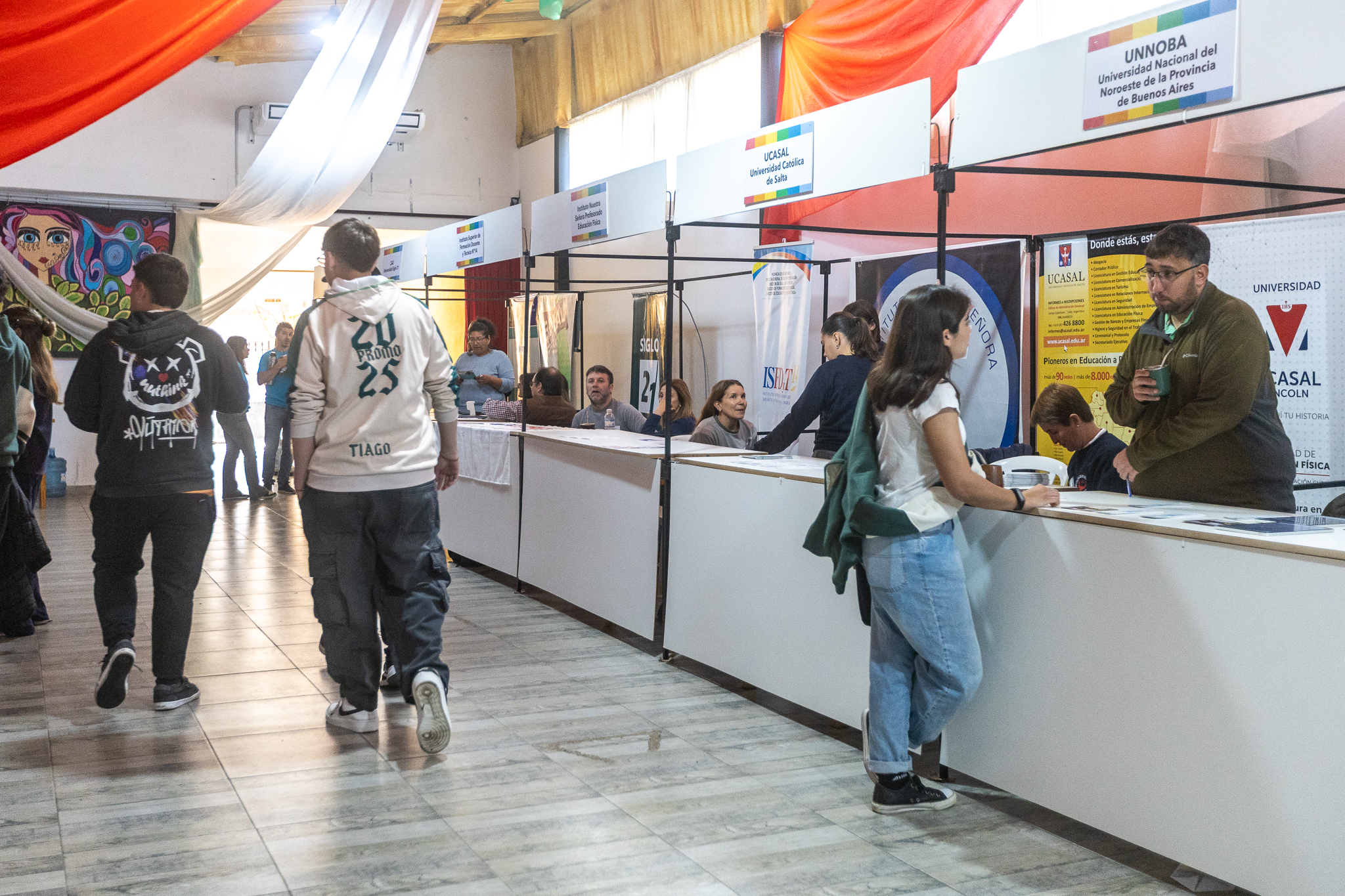 Jóvenes de todo el distrito participaron del encuentro “Tu Futuro, Hoy”