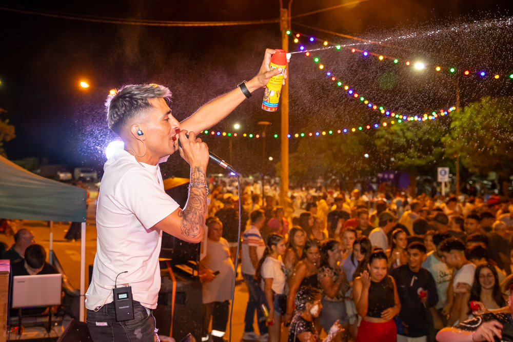 El brillo y la alegría del carnaval llegan a Arenaza
