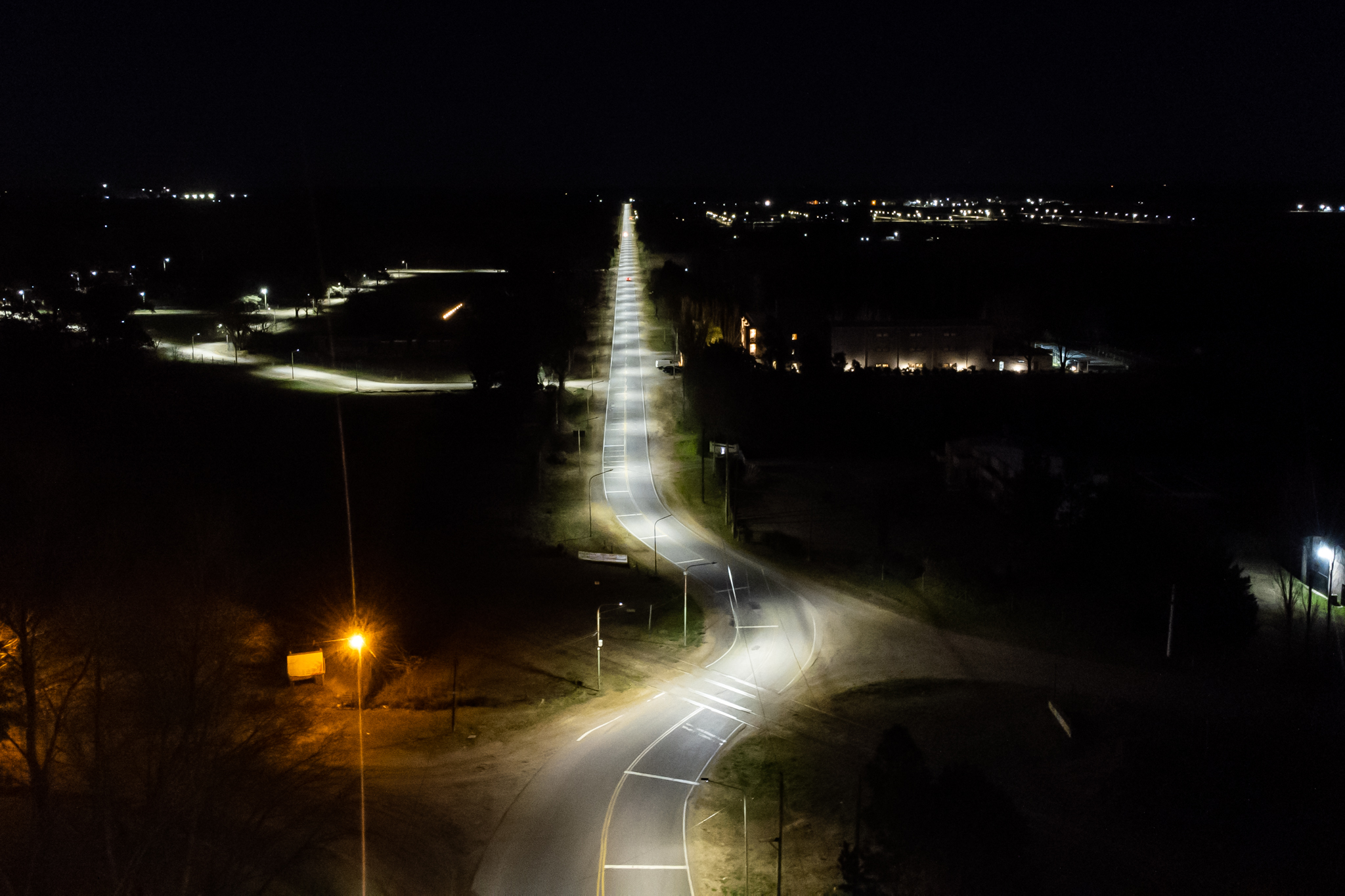 Los principales accesos a Lincoln ya cuentan con luminaria LED