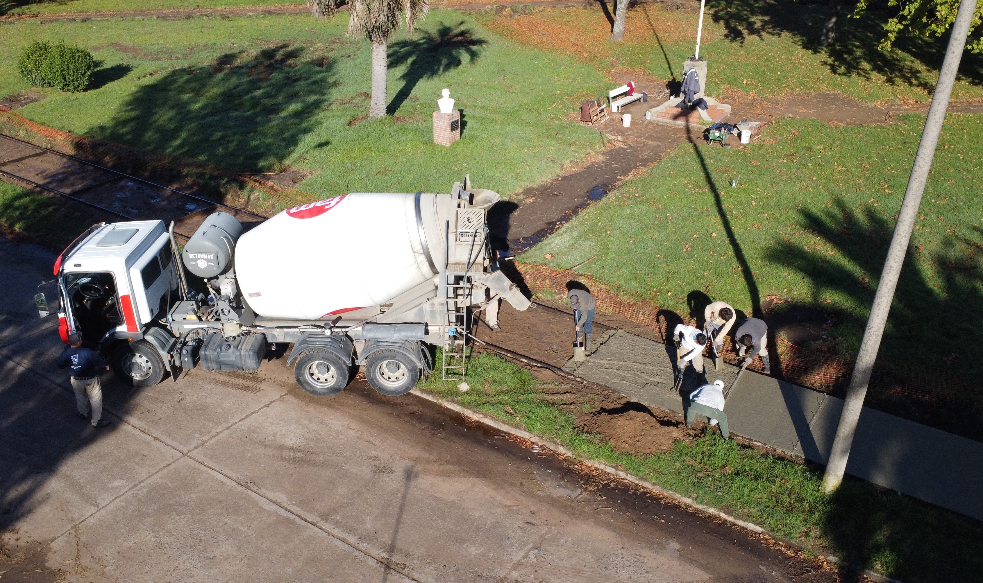 Avanzan los trabajos de mejoras en la plaza Remedios de Escalada de San Martín
