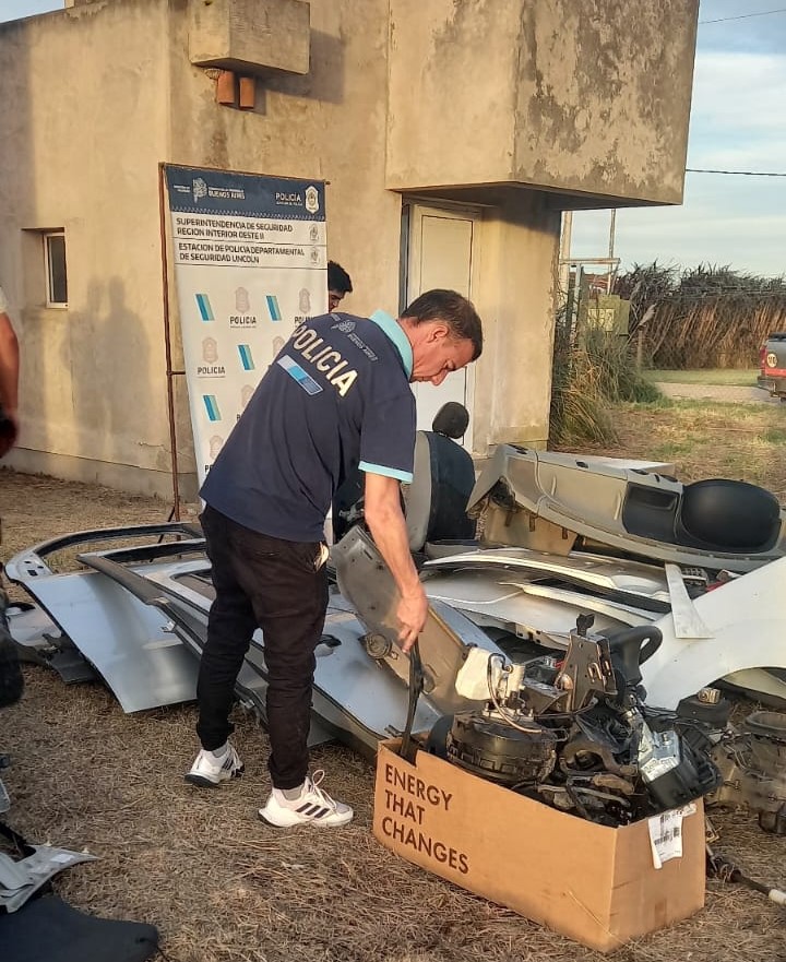 En allanamiento, encuentran autos desguazados y ciento de autopartes de procedencia ilícita