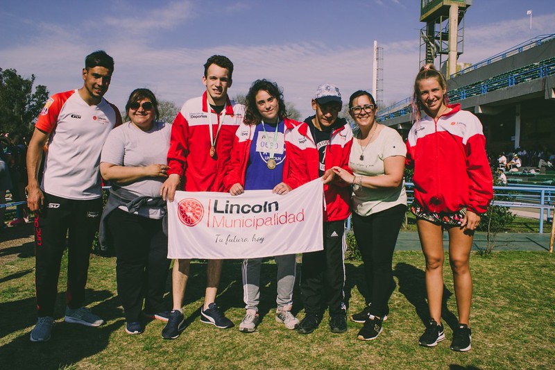 Lincoln debutó en el podio con 2 medallas doradas