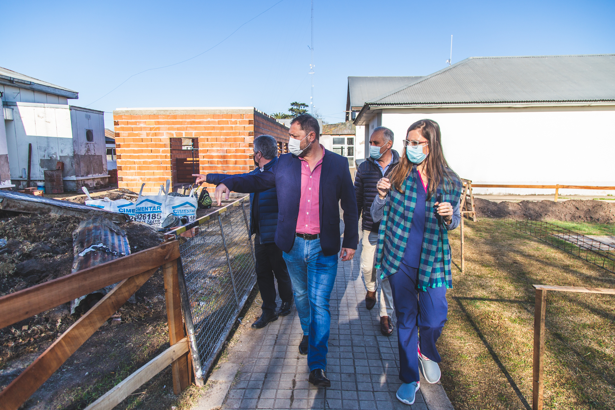 Avanzan los trabajos de renovación del sistema eléctrico en el Hospital Municipal