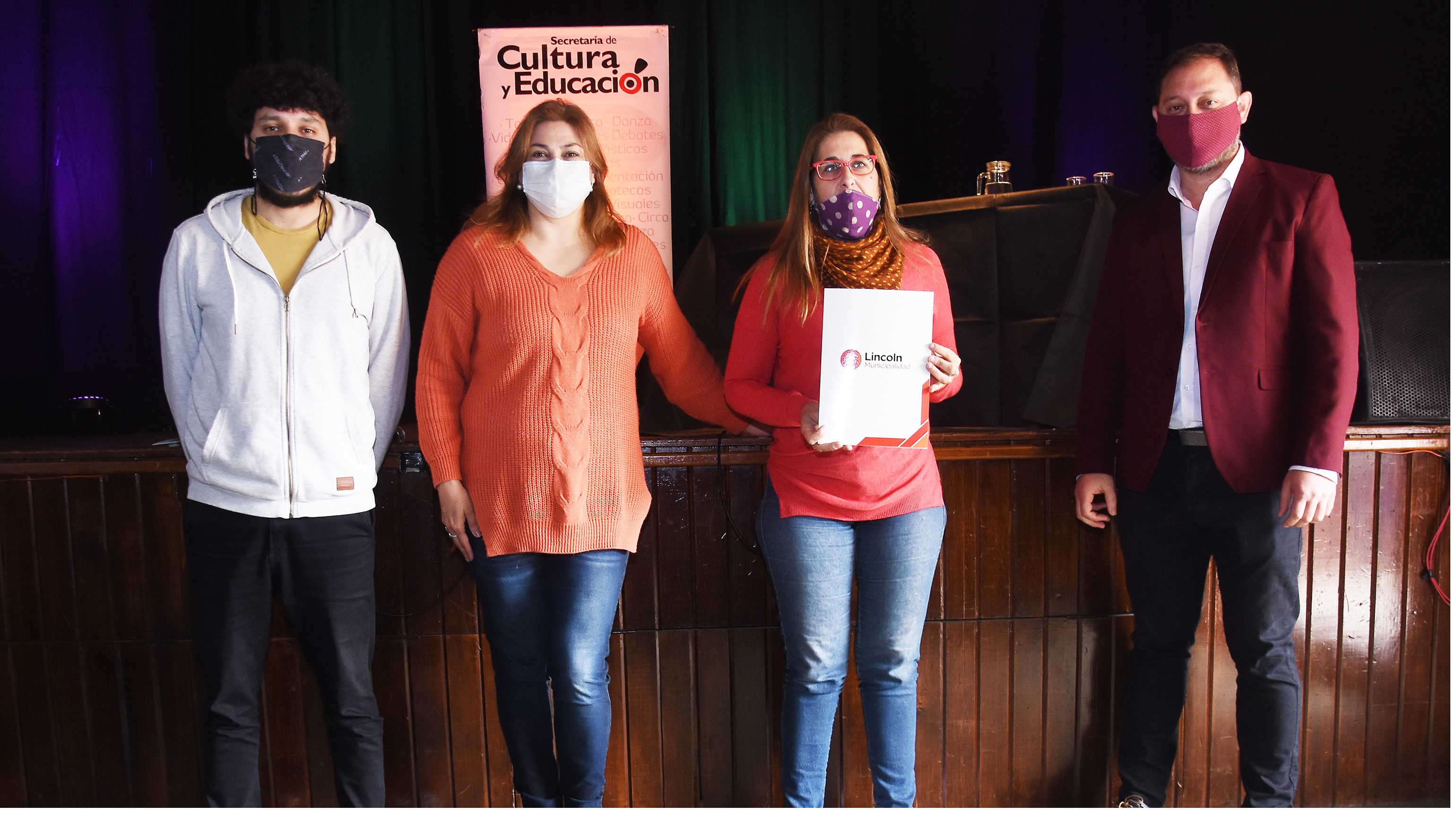 Entregaron subsidios a trabajadores de la cultura