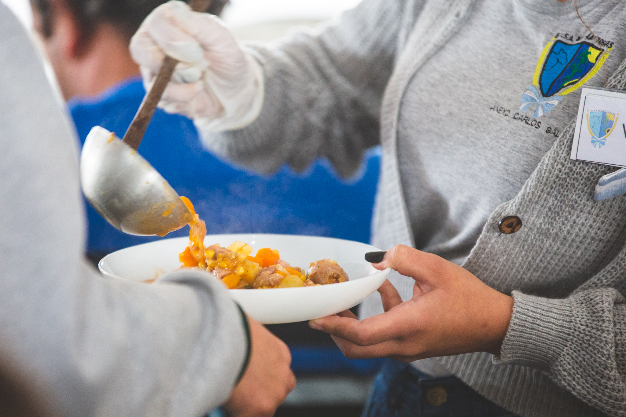 Las Toscas recibió a cientos de vecinos que disfrutaron del tradicional locro