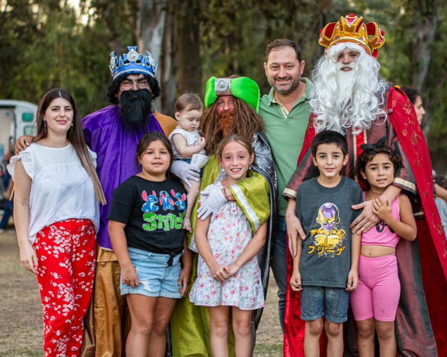 Los Reyes Magos pasaron por El Parque con regalos, música y sorpresas