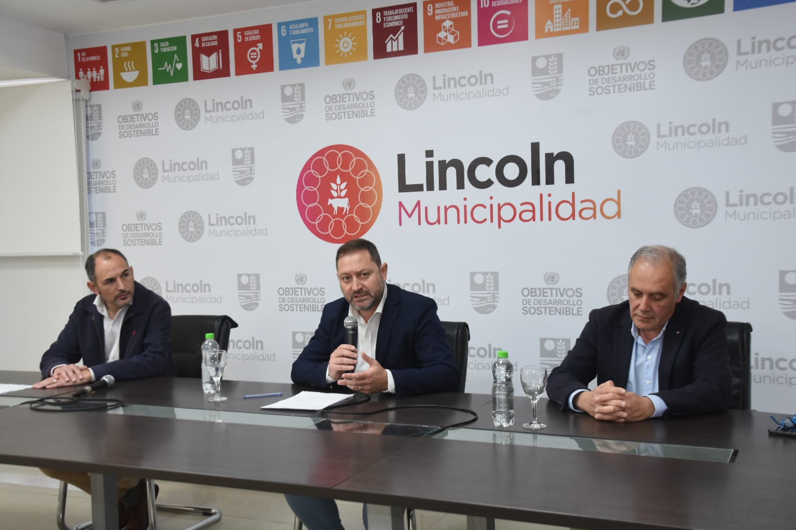 “La realidad económica afecta a los municipios, a las empresas y a las familias”