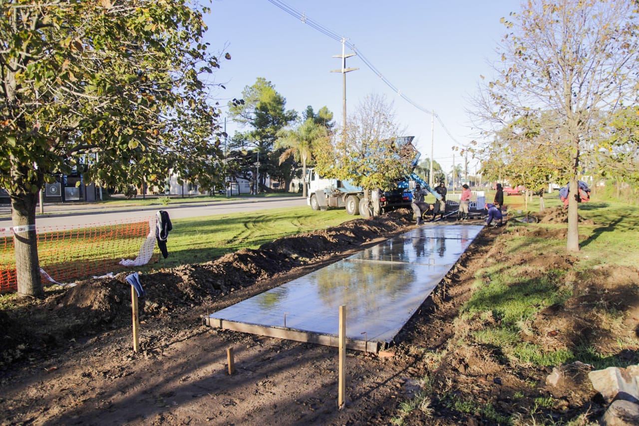Comenzaron las obras en la senda peatonal del Acceso Hipólito Yrigoyen