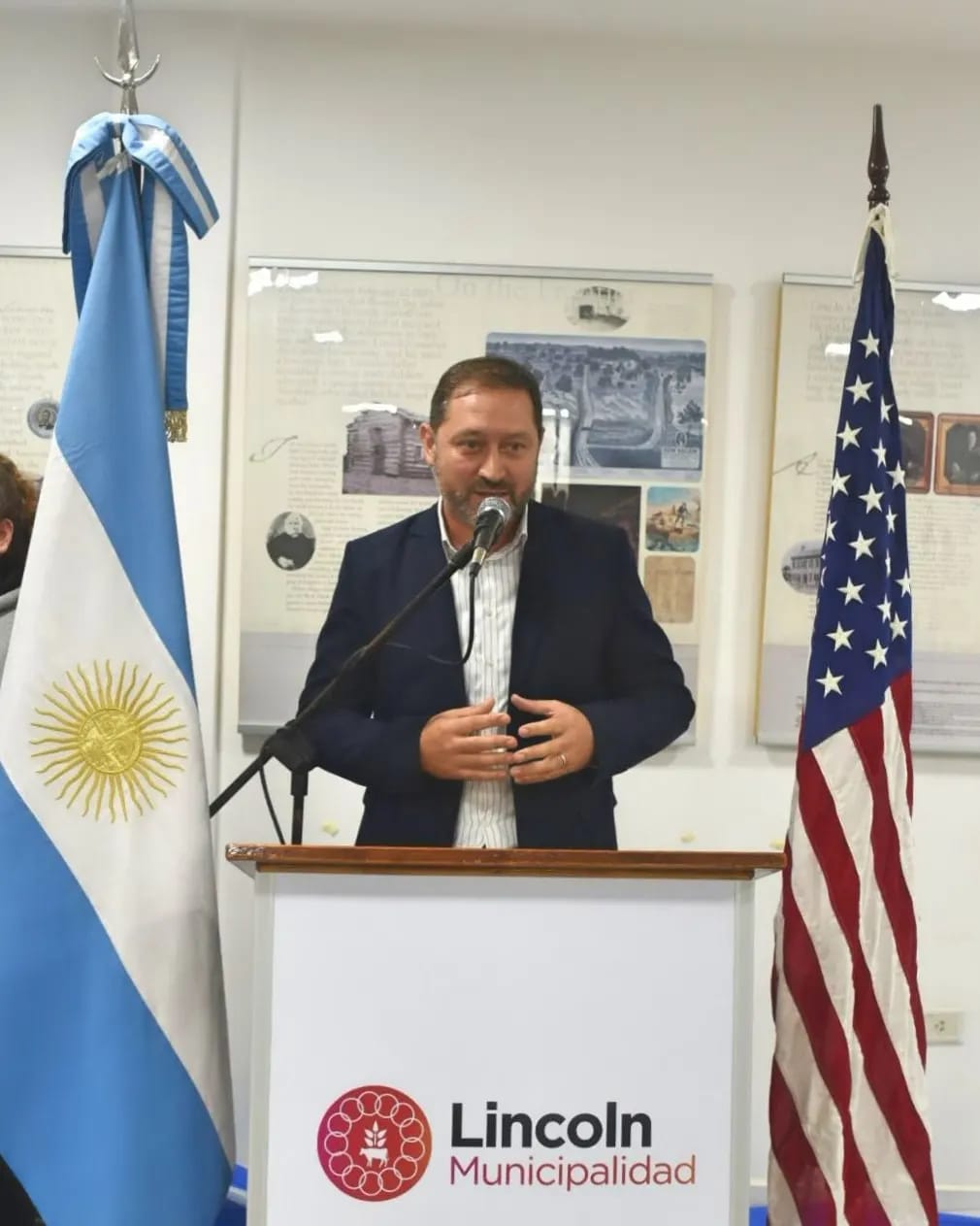 Homenaje a Abraham Lincoln en el 159° aniversario de su fallecimiento