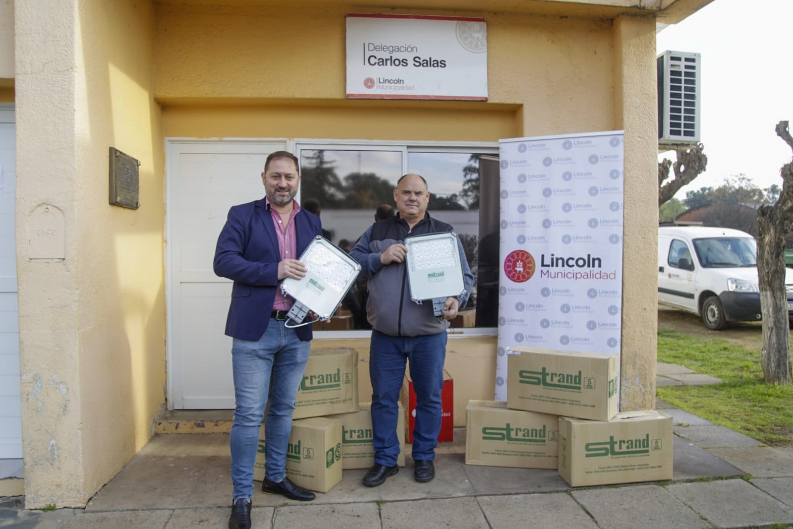 El Ejecutivo avanzar con el recambio de luminarias en Martínez de Hoz, Las Toscas y Carlos Salas