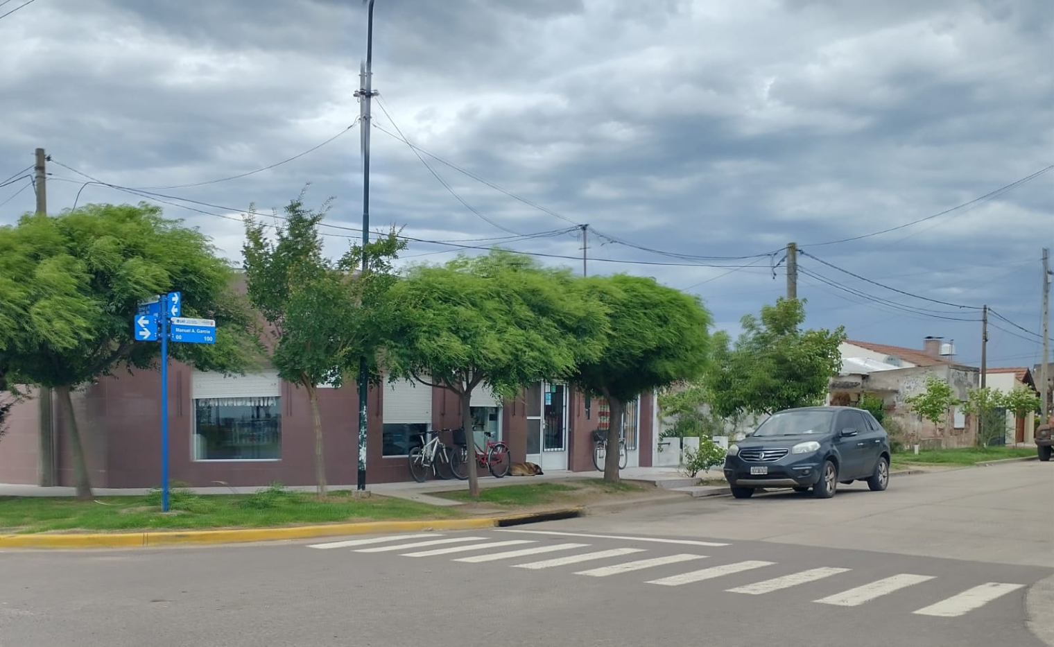 En Martínez de Hoz, avanza la colocación de nuevos carteles nomencladores