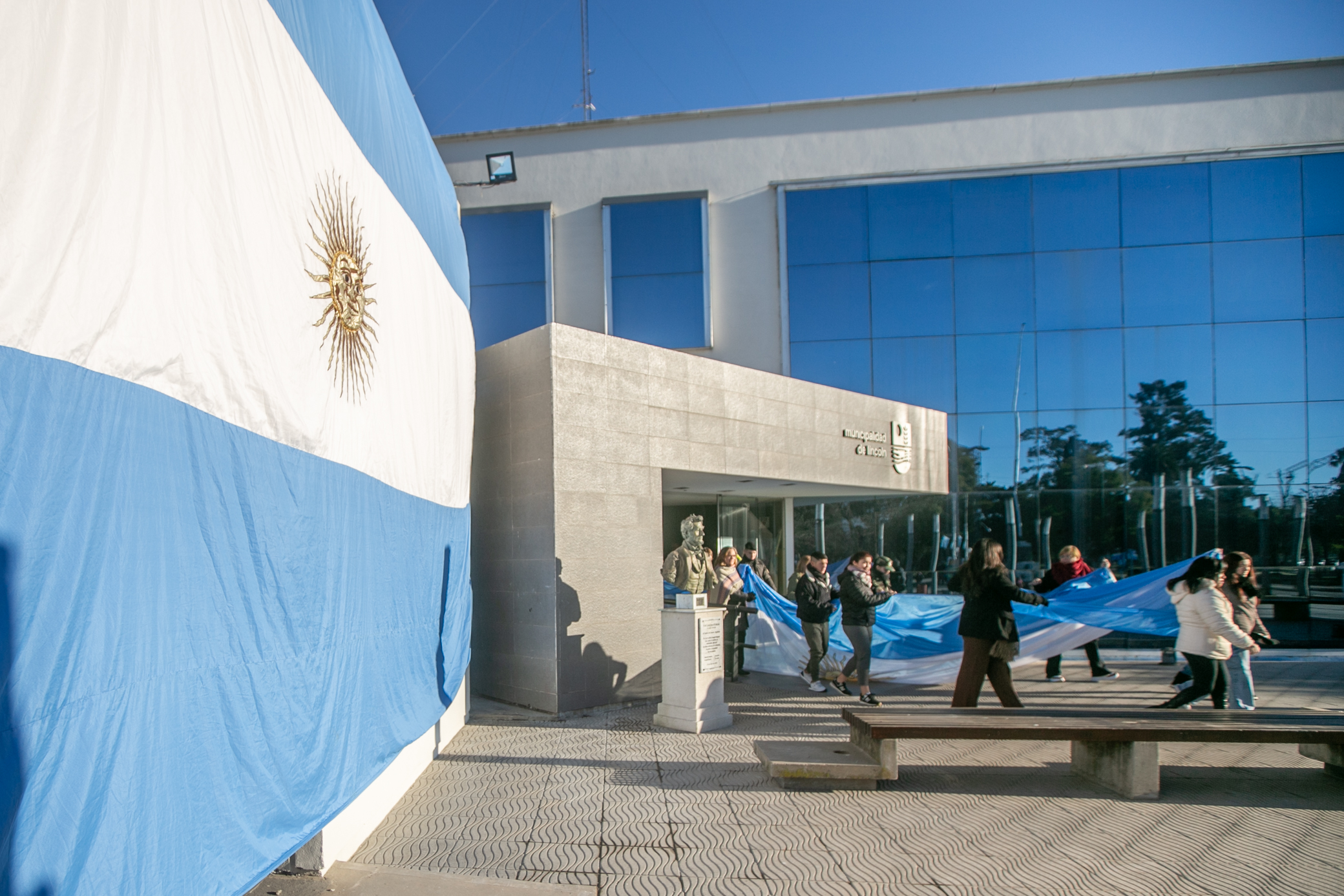 Nos preparamos para celebrar el Dia de la Independencia y el Aniversario de Lincoln
