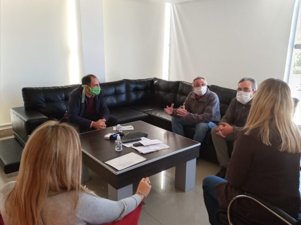 Un nuevo jubilado municipal recibió el premio por haber trabajado más de 30 años para la comuna