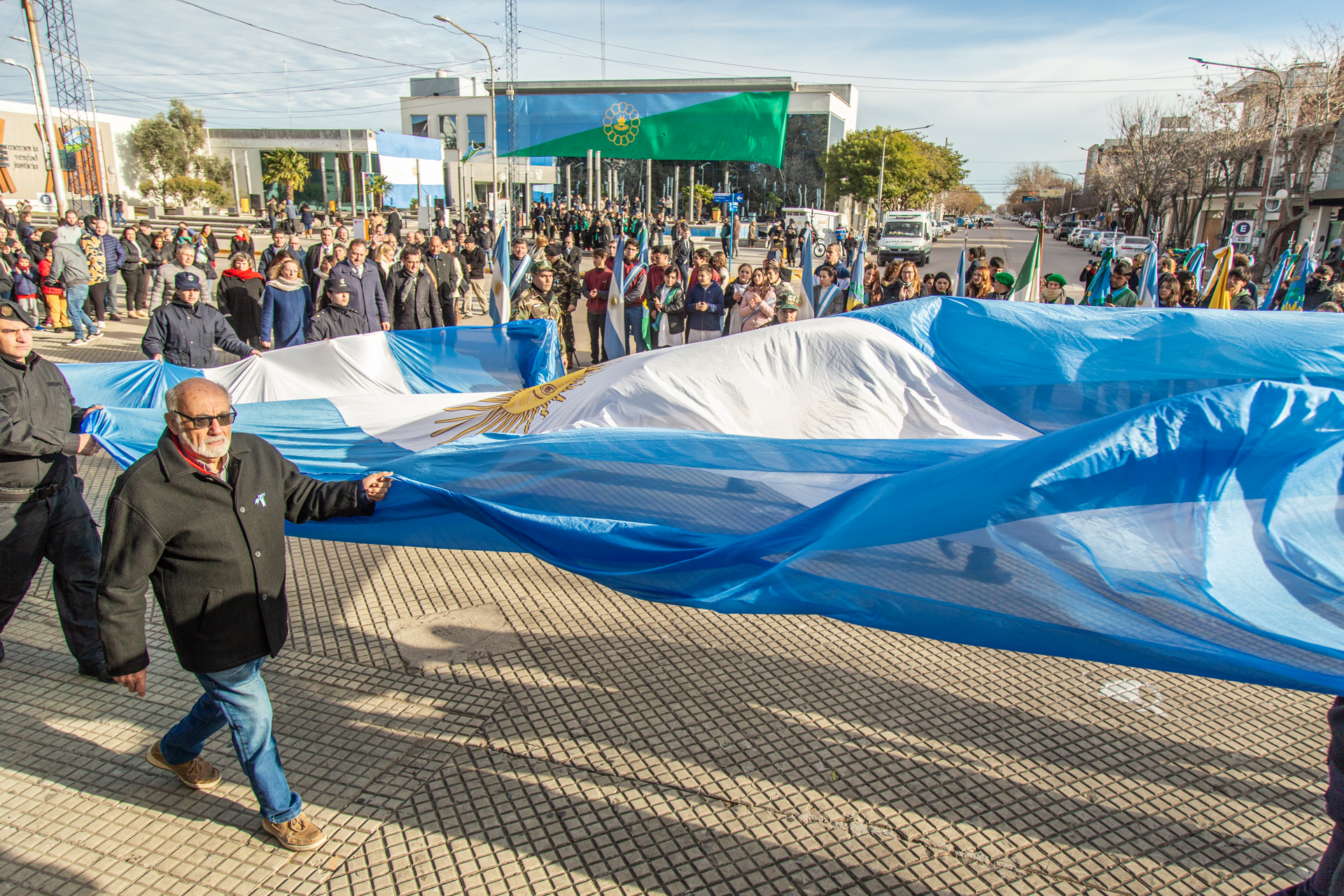 La comunidad linqueña conmemoró el 158° aniversario del Distrito