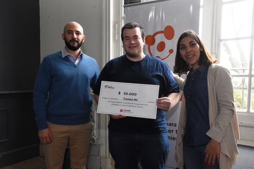 Continúa la asistencia económica a emprendedores locales
