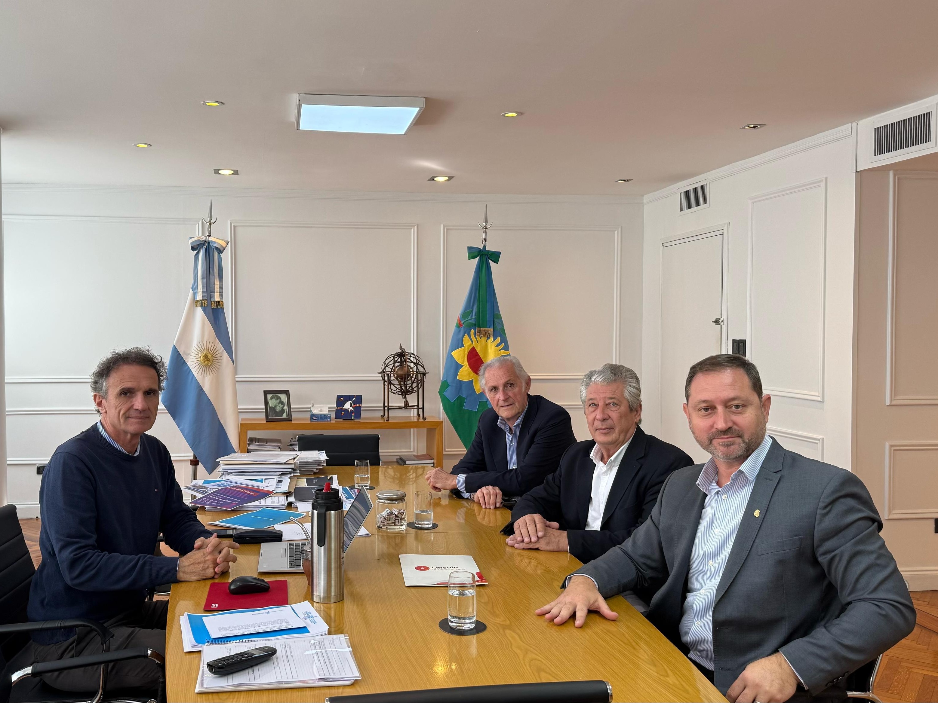 Serenal se reunió con Katopodis y Batakis
