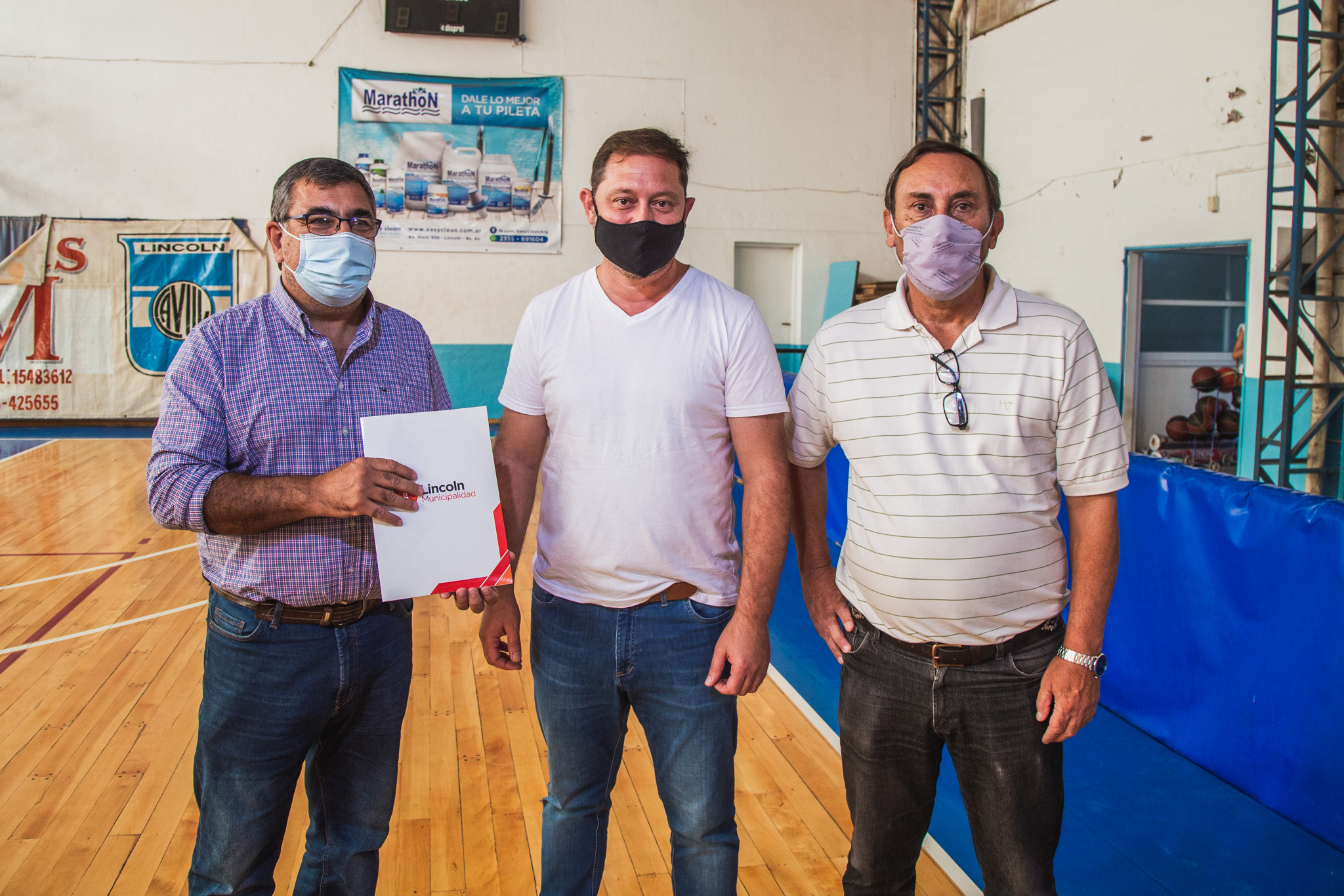 Serenal visitó el Club CAVUL y entregó un subsidio para mejoras de las instalaciones