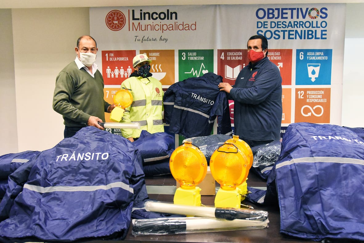 El municipio recibió equipamiento e indumentaria para el personal de Tránsito