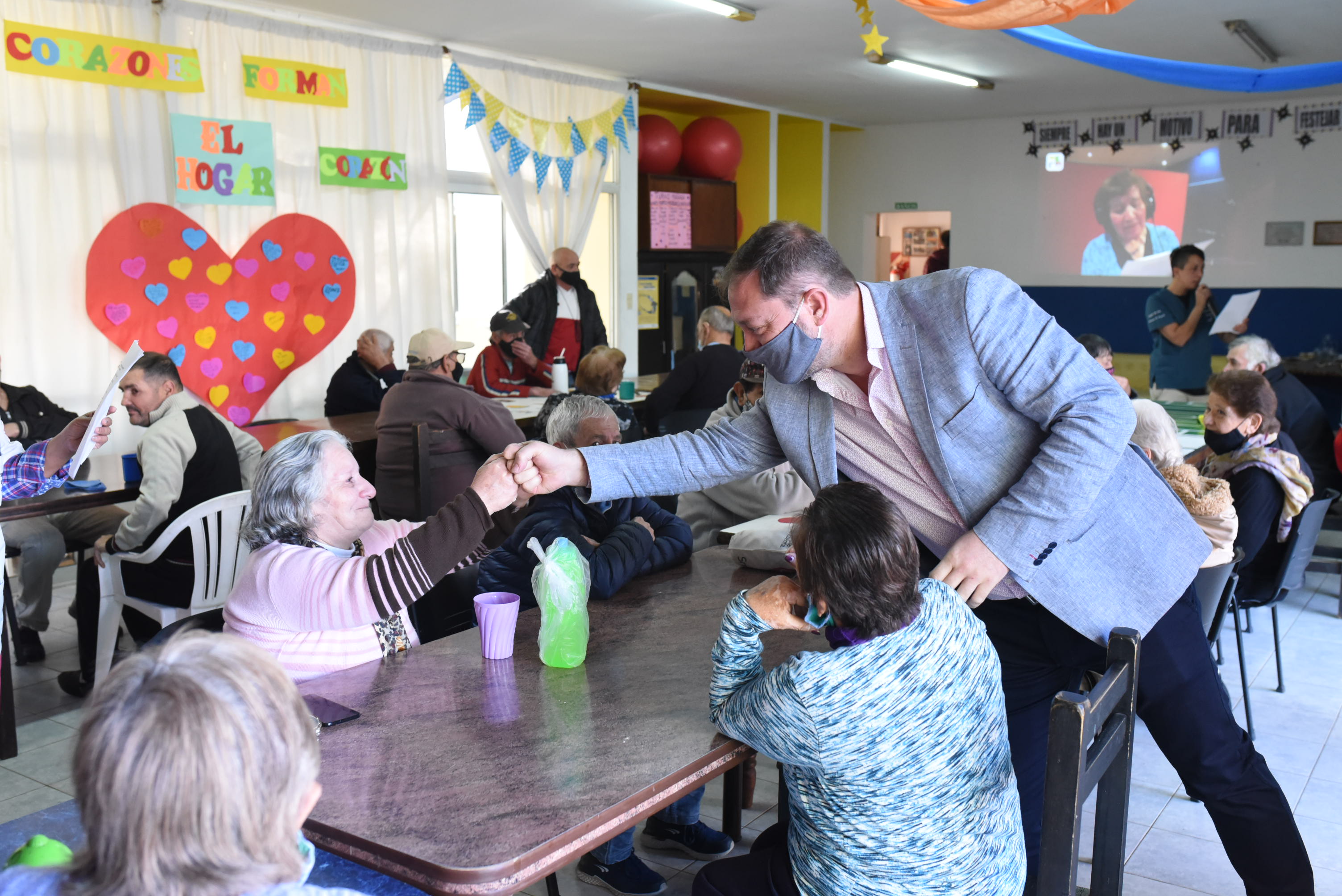 Los adultos mayores celebraron su día con diferentes actividades