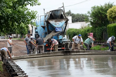 Se empezó a pavimentar la cuadra número 18