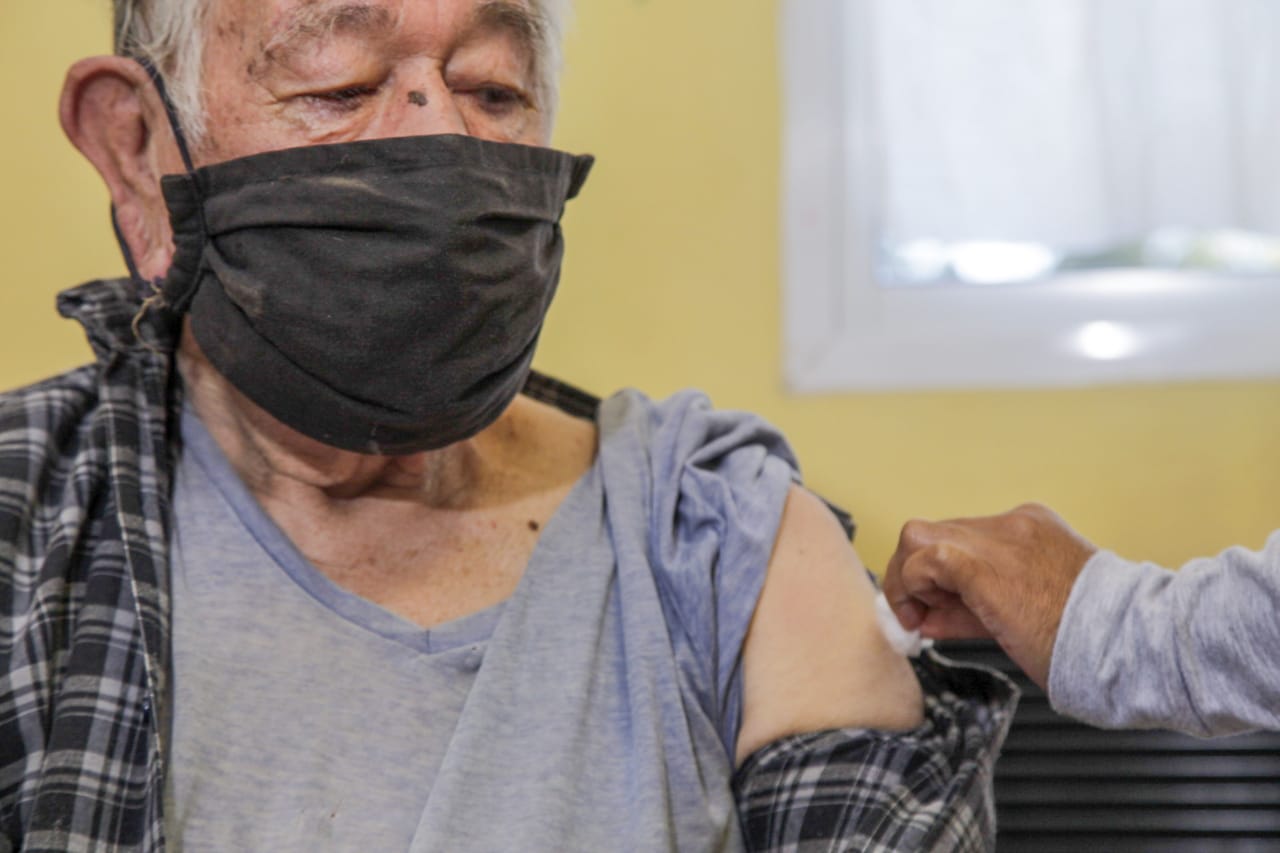 Continúa desarrollándose la campaña de vacunación antigripal