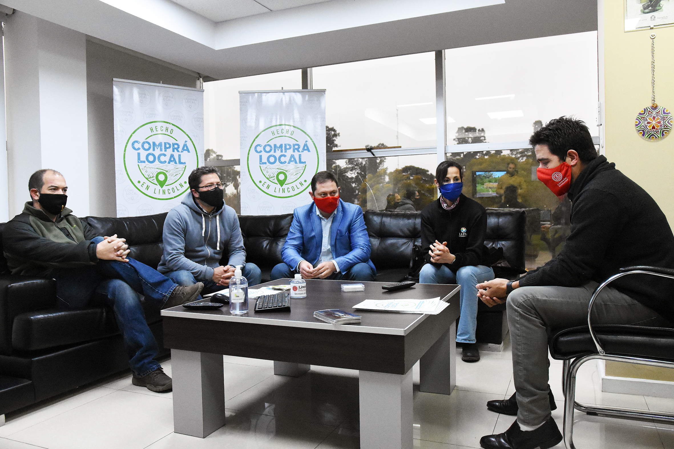 La Paz, Damico y Día se sumaron al programa “Comprá Local”