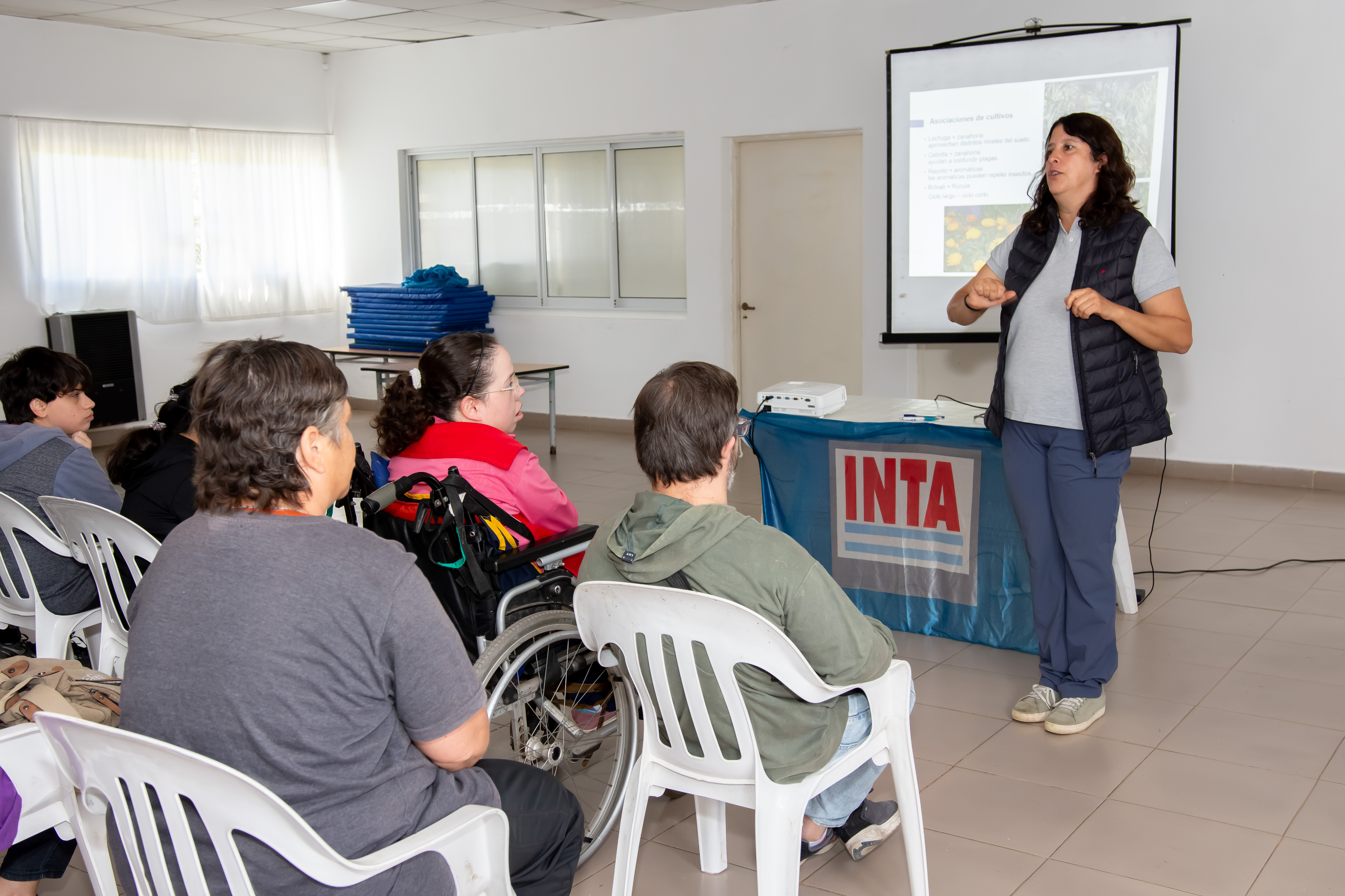 Con el programa “Mi Huerta”, el municipio inició la entrega de semillas para la temporada otoño – invierno