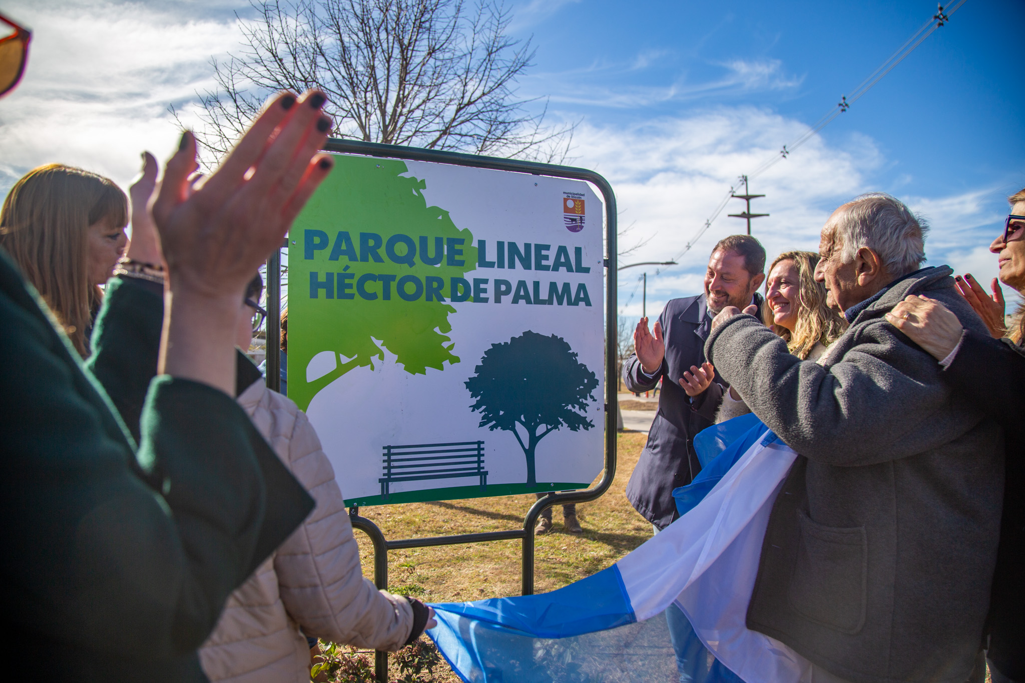 El Parque Lineal del principal acceso de Lincoln recibió el nombre de "Héctor De Palma"