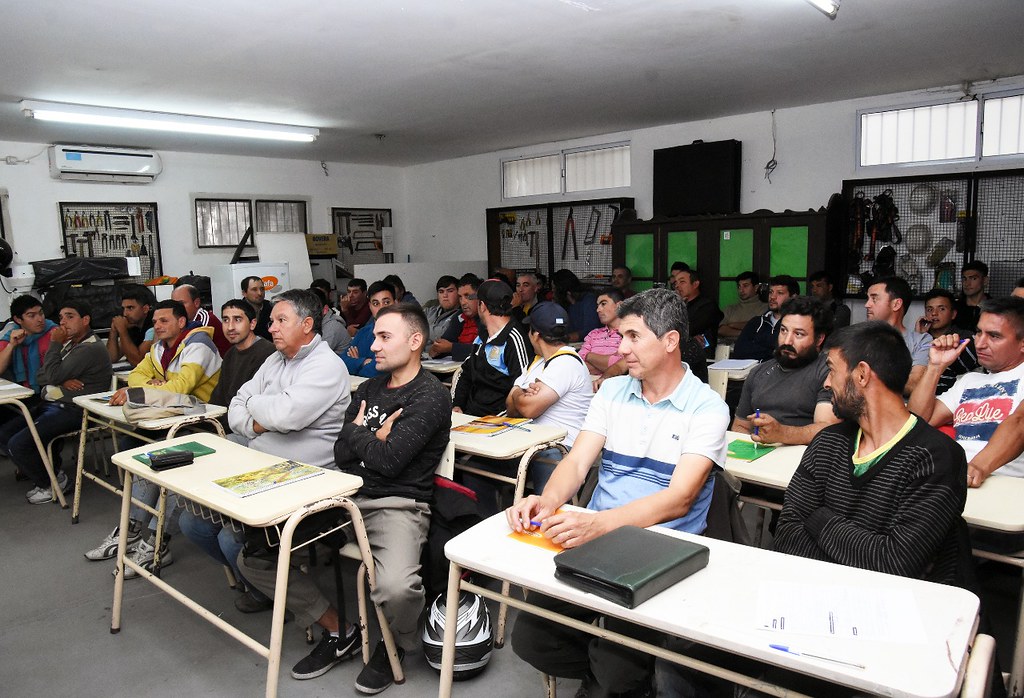 Comenzó la capacitación en Operador de Motoniveladora