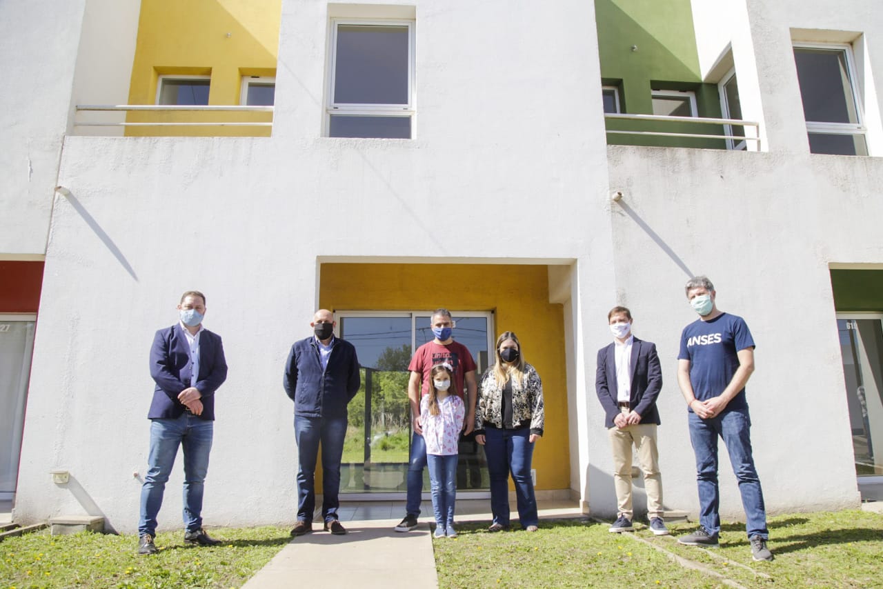 Se entregaron 3 nuevas viviendas del Desarrollo Urbanístico