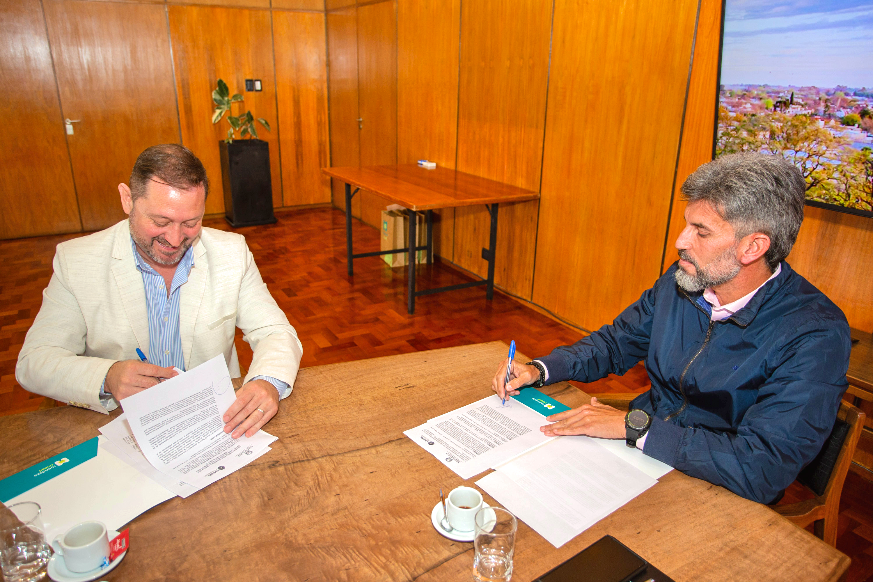 Los municipios de Lincoln y Mendoza firmaron un convenio de colaboración